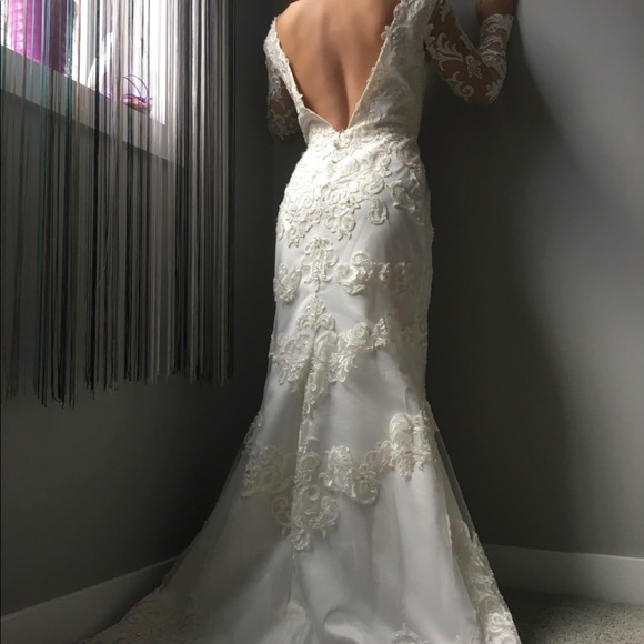 Wedding dress - Picture 2 of 4